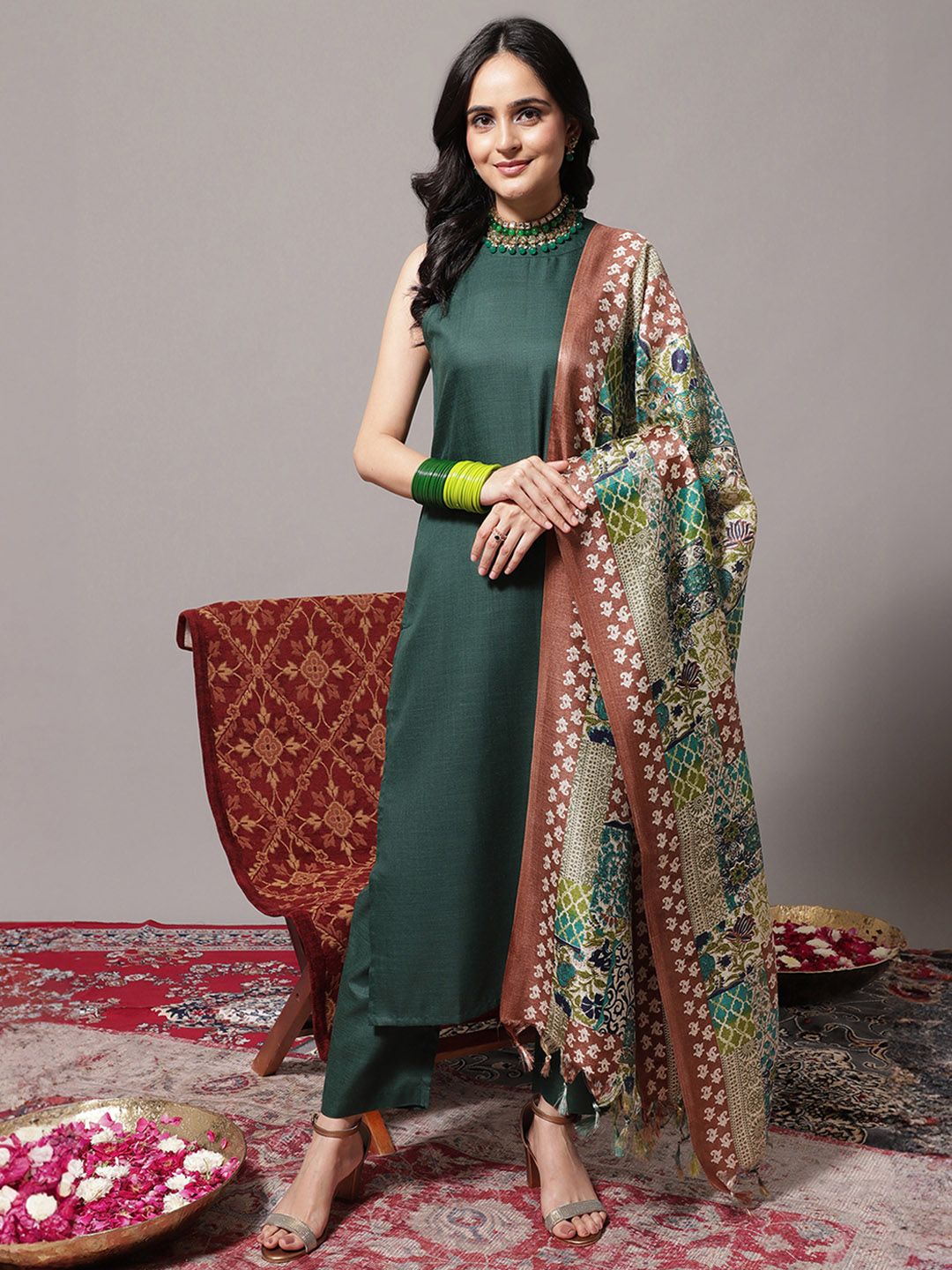 Green Regular Halter Neck Kurta With Trousers & Dupatta