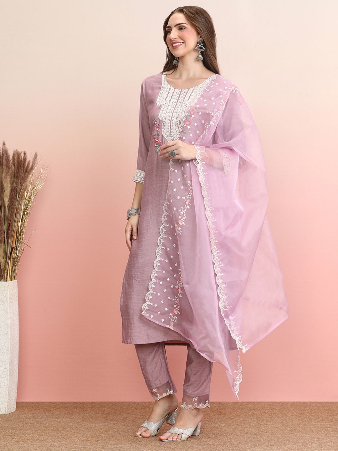 Dhiyona IE Floral Embroidered Round Neck Thread Work Straight Kurta with Trousers & Dupatta