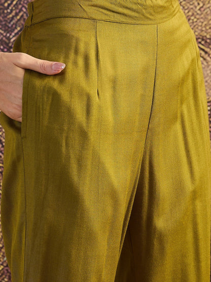 Yoke Design Straight Kurta With Trousers