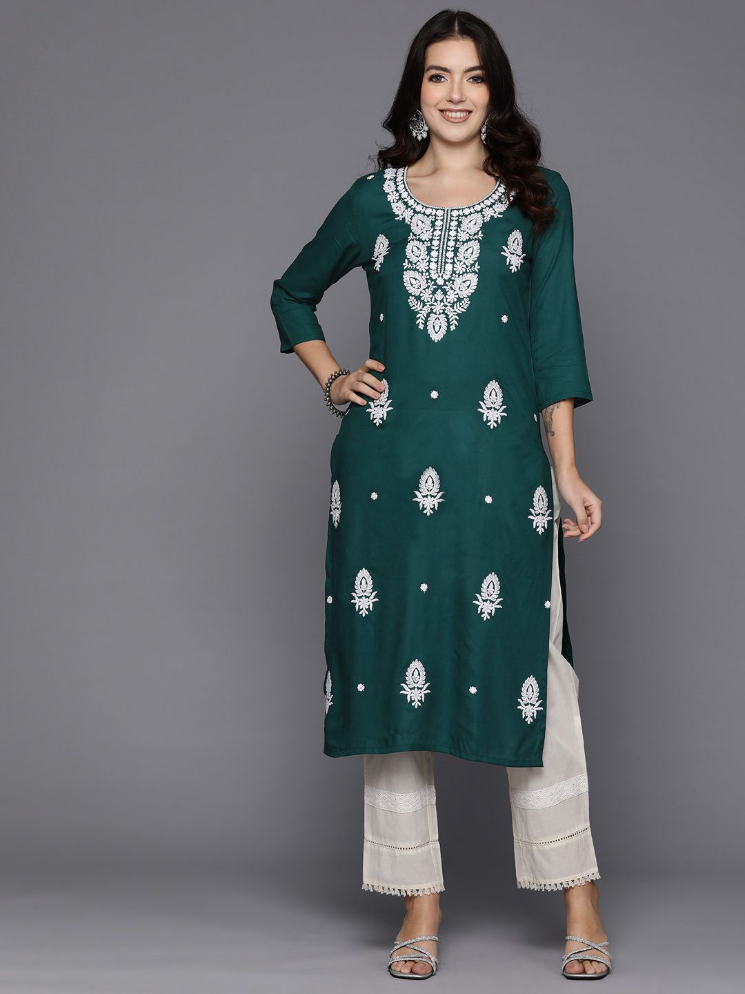 Dhiyona IE Floral Embroidered Thread Work Kurta
