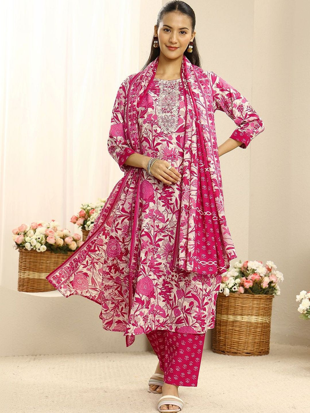 Women Floral Printed Regular Thread Work Kurta with Trousers & With Dupatta
