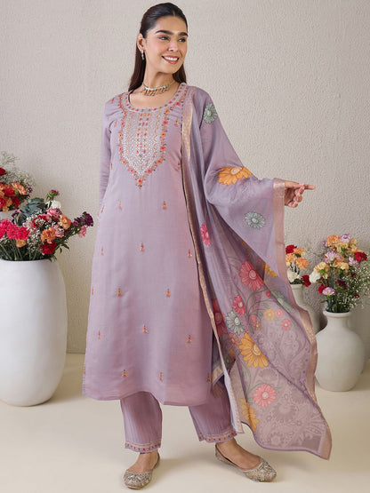 Floral Embroidered Round Neck Thread Work Straight Kurta & Trousers & Dupatta