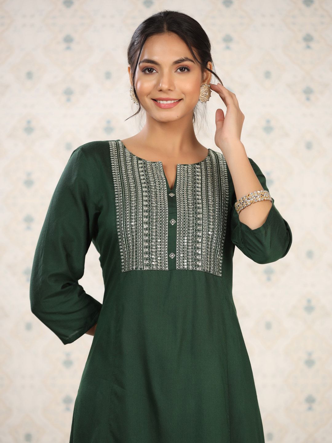 Dhiyona OD  Round Neck Thread Work Kurta