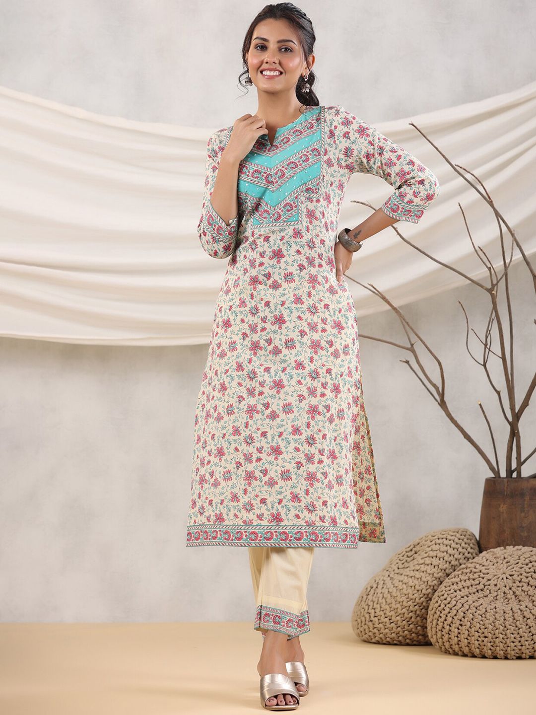 Dhiyona RR Women's Floral Printed Regular Sequinned Pure Cotton Kurta with Trousers