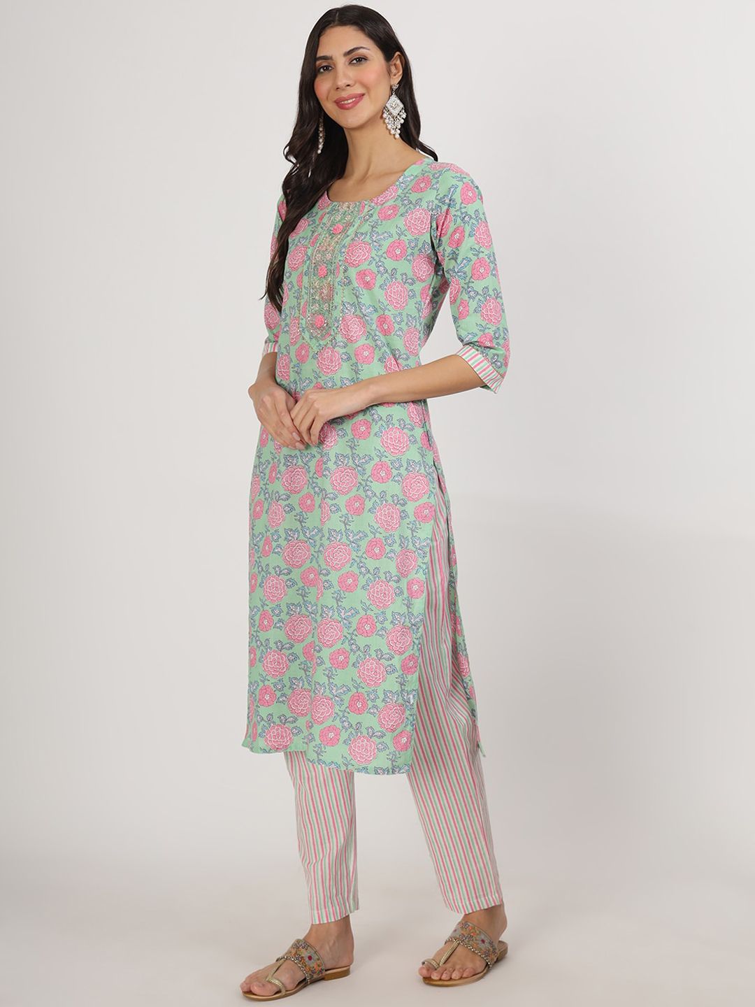 Dhiyona KL Floral Printed Thread Work Pure Cotton Kurta & Trousers With Dupatta