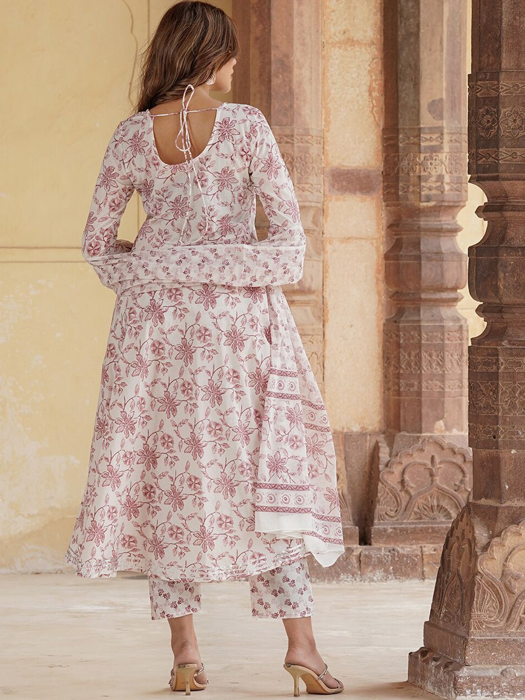 Dhiyona KL Floral Printed V-Neck Regular Gotta Patti Kurta With Trousers & Dupatta