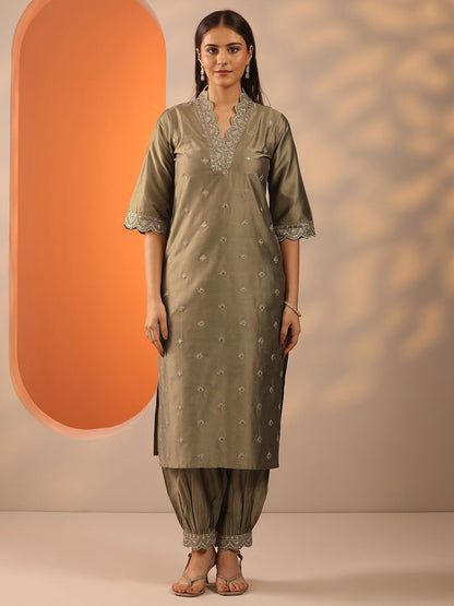 Women Ethnic Motifs Embroidered Regular Thread Work Kurta with Salwar