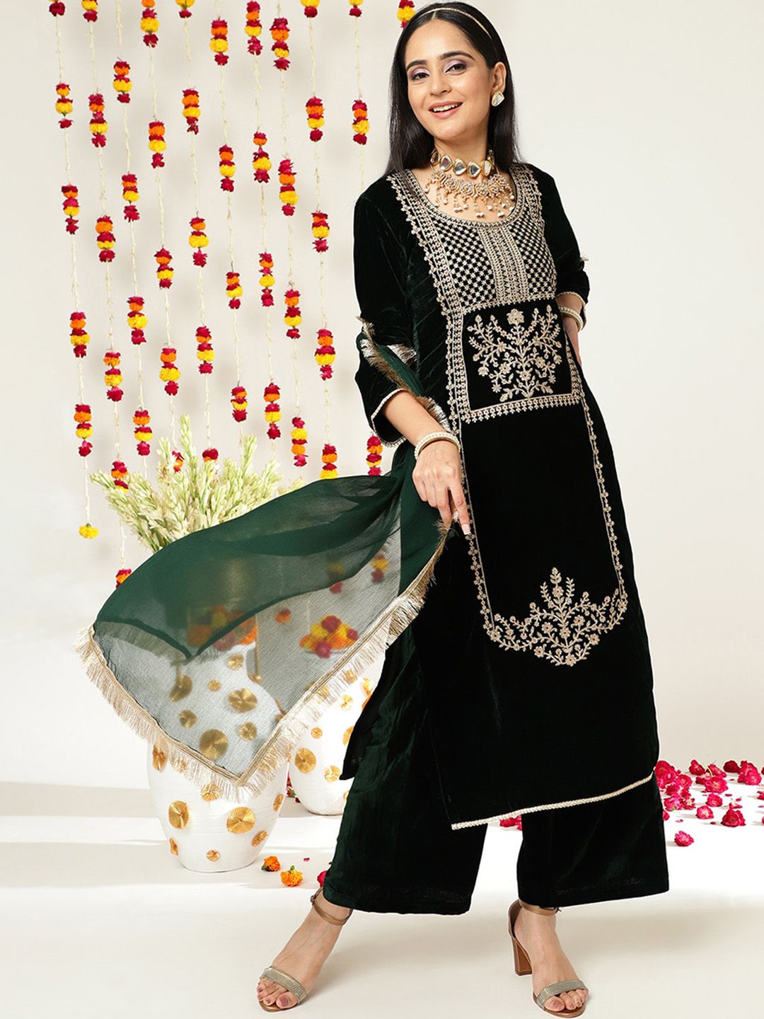 Dhiyona VA Green Ethnic Motifs Embroidered Velvet Straight Kurta & Palazzos With Dupatta