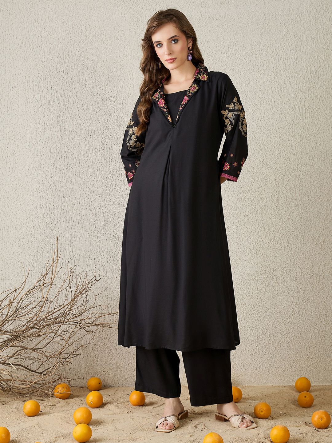 Dhiyona IE Women Floral Embroidered Regular Thread Work Kurta with Trousers