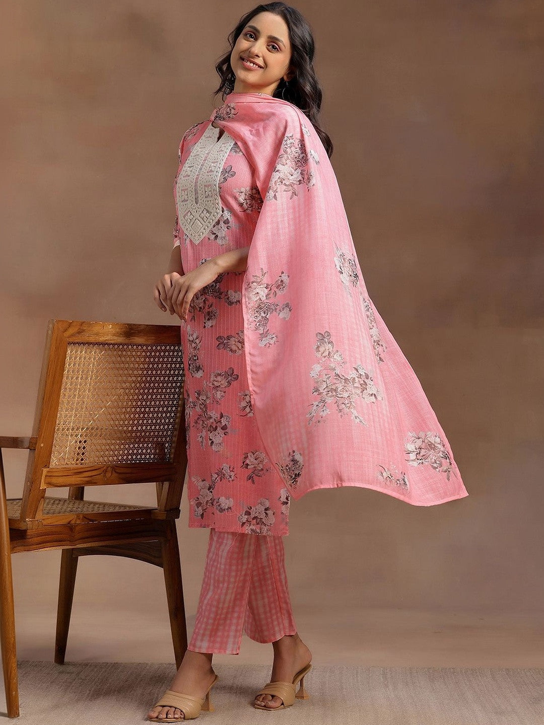 Women Floral Printed Regular Thread Work Kurta with Trousers & With Dupatta