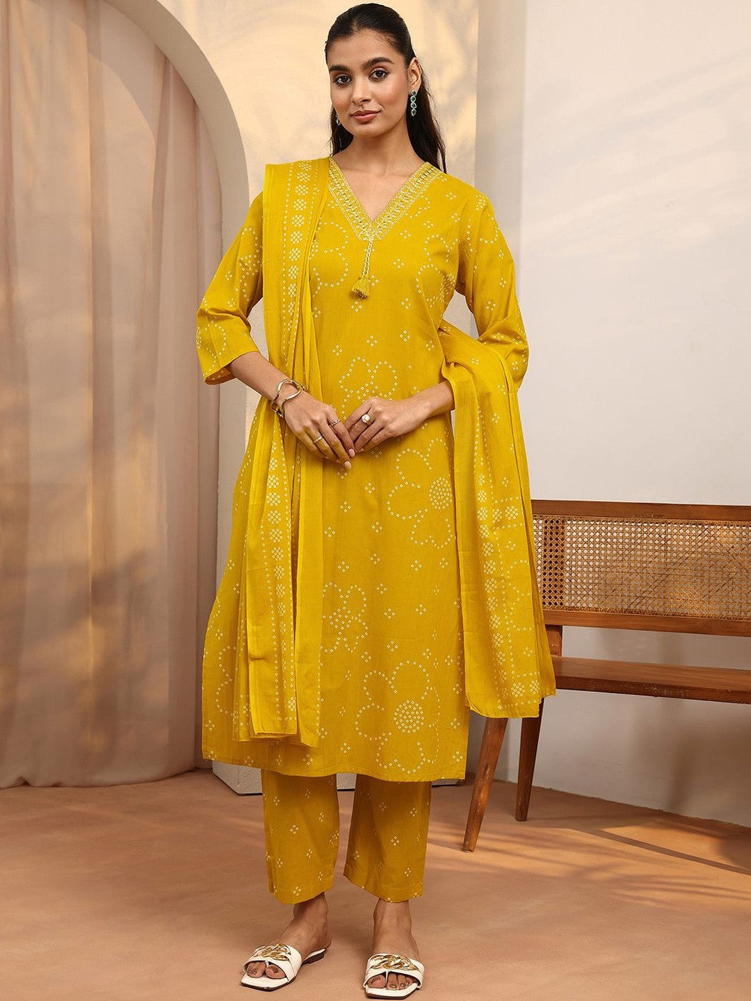 Women Ethnic Motifs Printed Regular Mirror Work Kurta with Trousers & With Dupatta