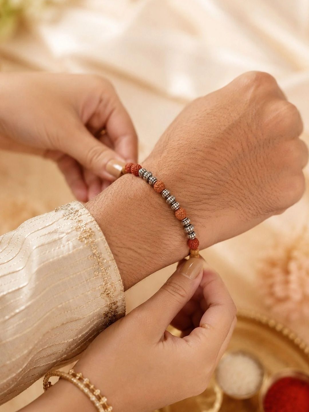 Dhiyona Rakhi