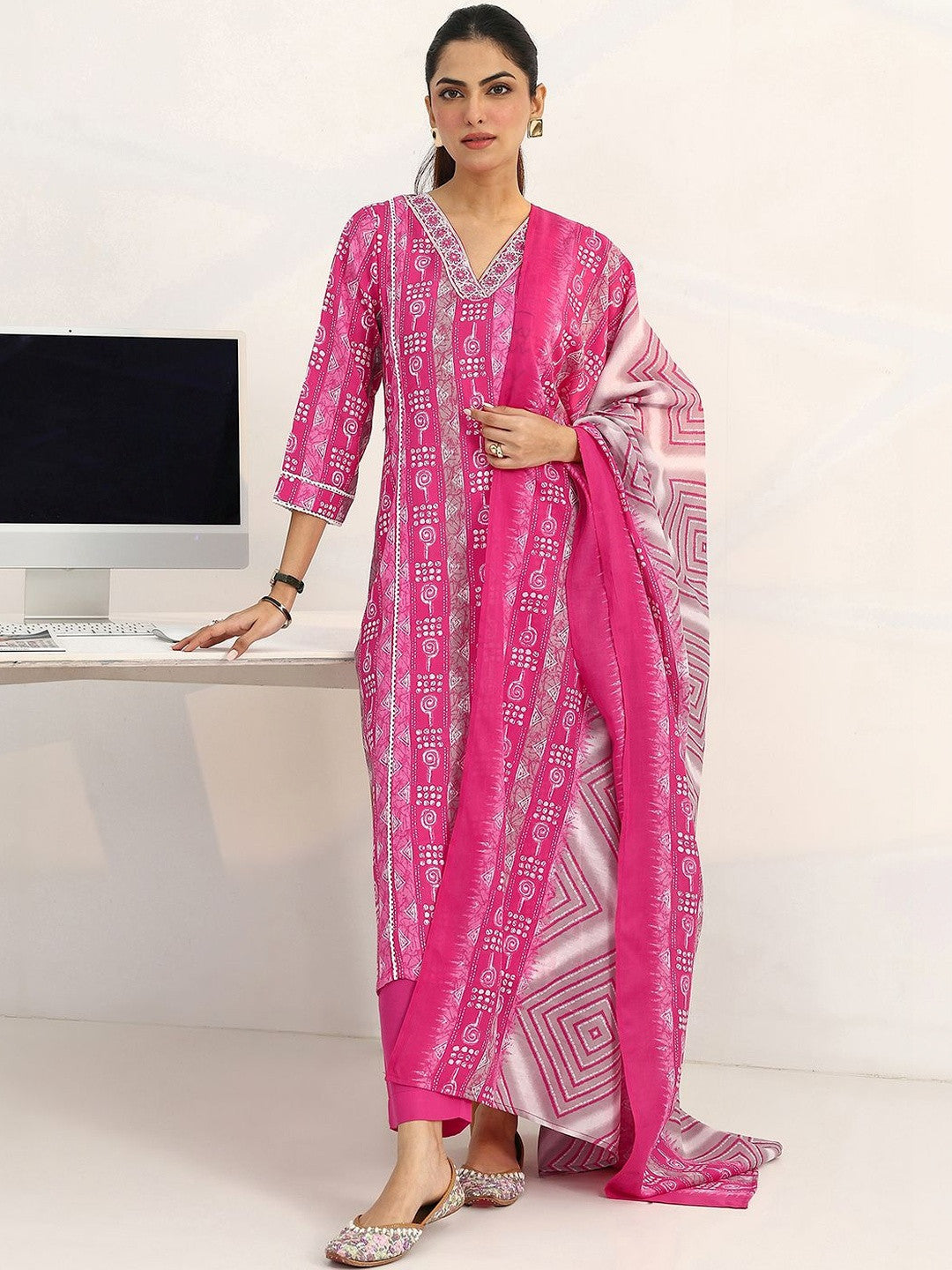 Women Ethnic Motifs Printed Regular Kurta with Trousers & With Dupatta