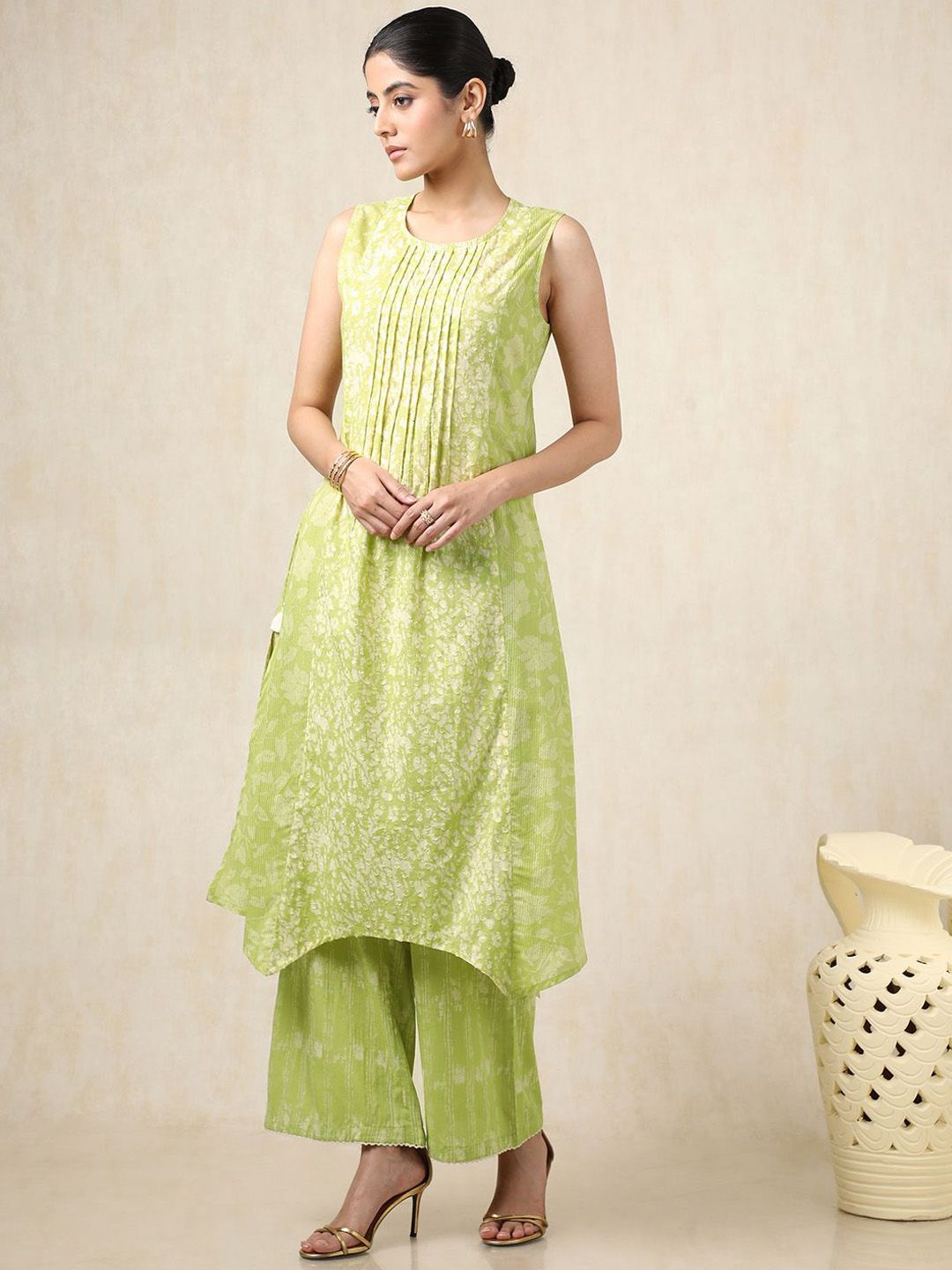 Dhiyona SO Women's Floral Printed Round Neck Pleated Cotton Dobby A-Line Kurta With Palazzos