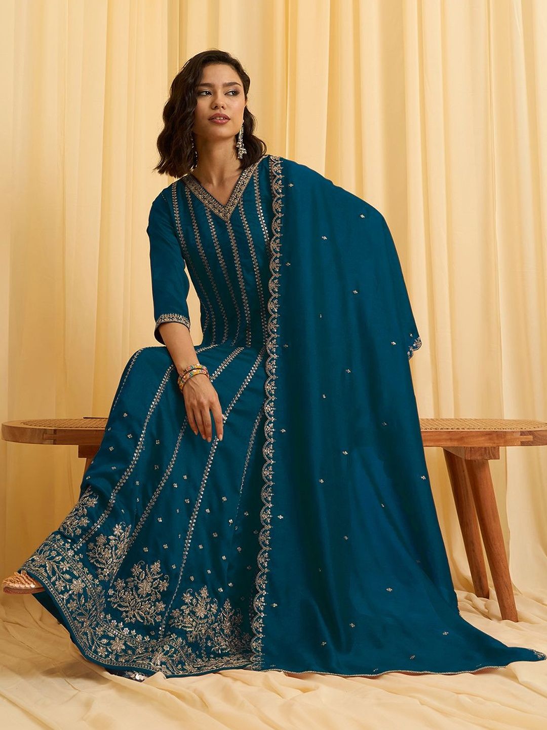 Dhiyona CH Women Ethnic Motifs Embroidered Panelled Thread Work Kurta with Trousers & With Dupatta