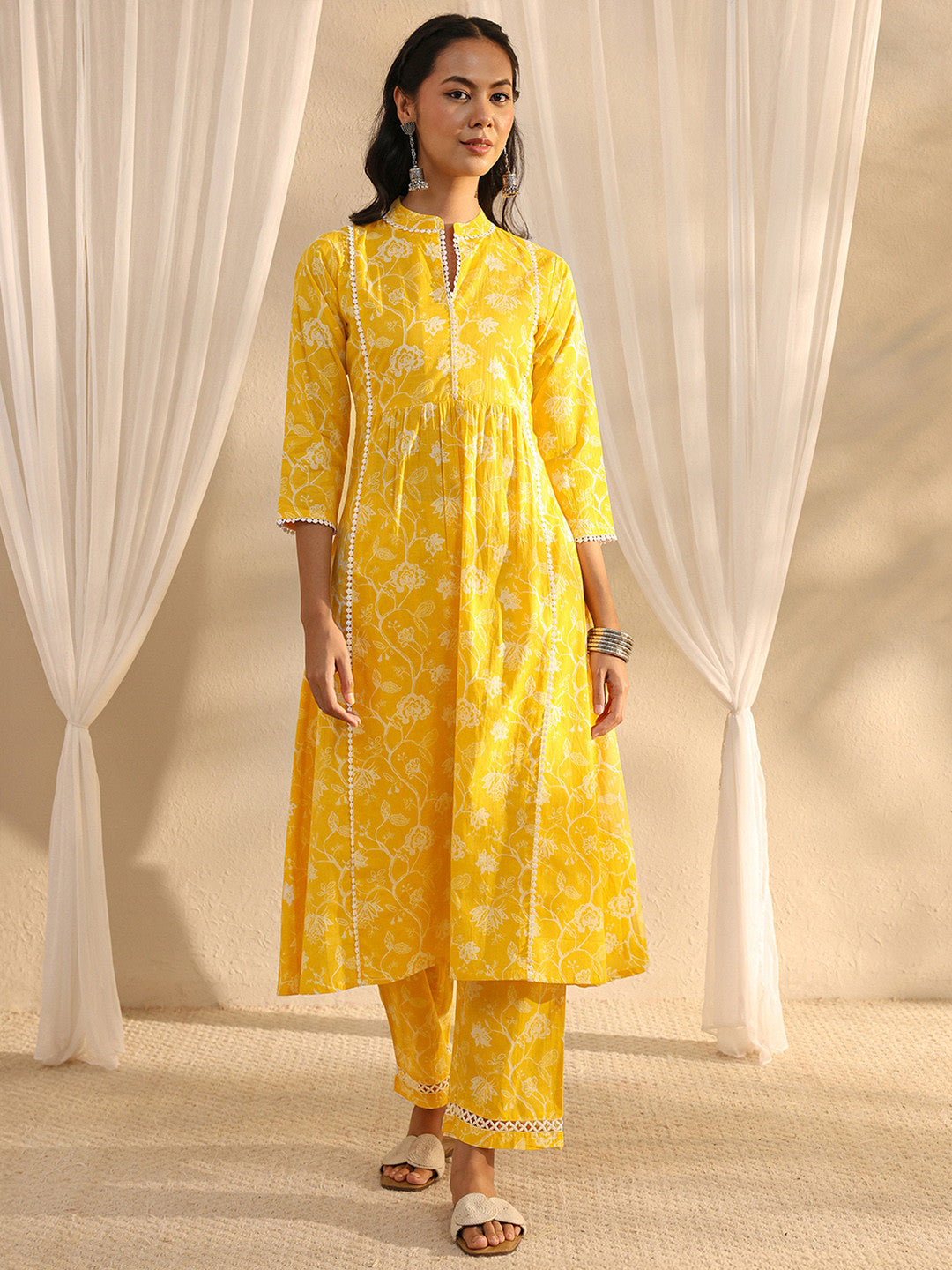 Floral Printed V-Neck A-Line Kurta With Trousers