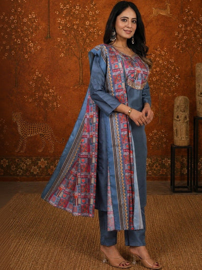 Women Ethnic Motifs Regular Kurta with Trousers & With Dupatta