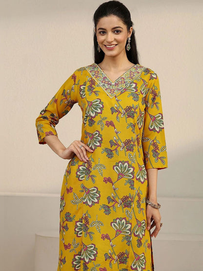 Women Floral Printed Regular Thread Work Kurta with Trousers & With Dupatta