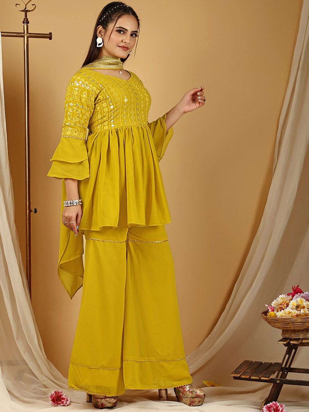 Dhiyona KL Floral Embroidered Regular Kurti With Sharara & Dupatta