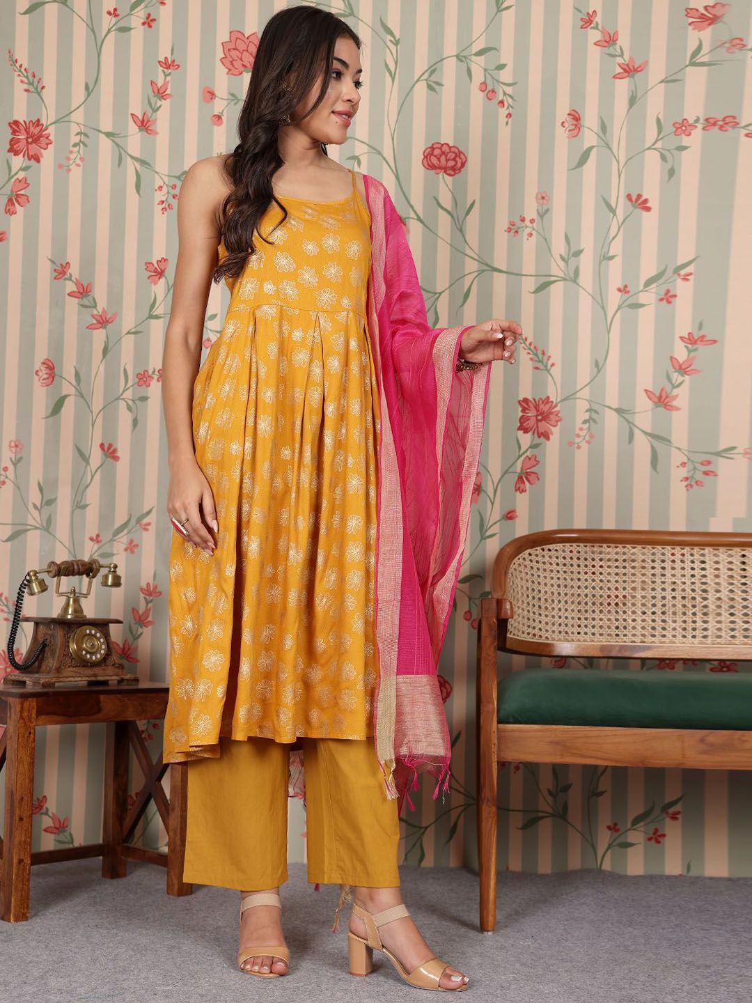 Dhiyona OD  Women Floral Printed Regular Kurta with Palazzos & With Dupatta