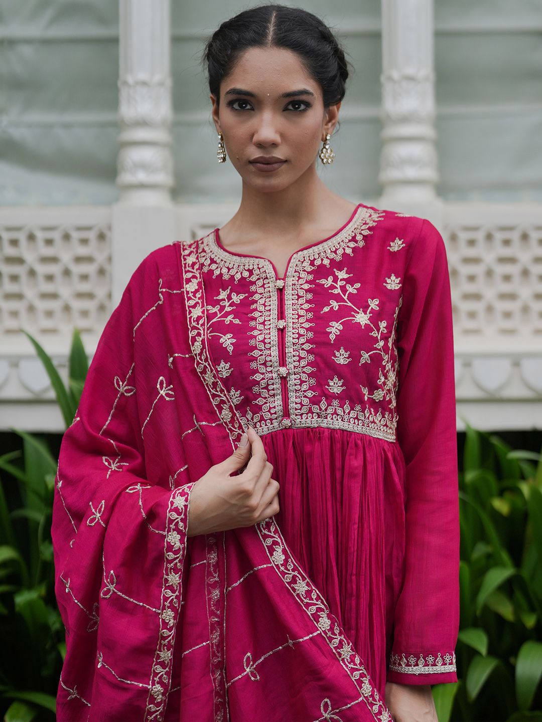 Dhiyona IE Women Floral Embroidered Pleated Kurta with Trousers & With Dupatta