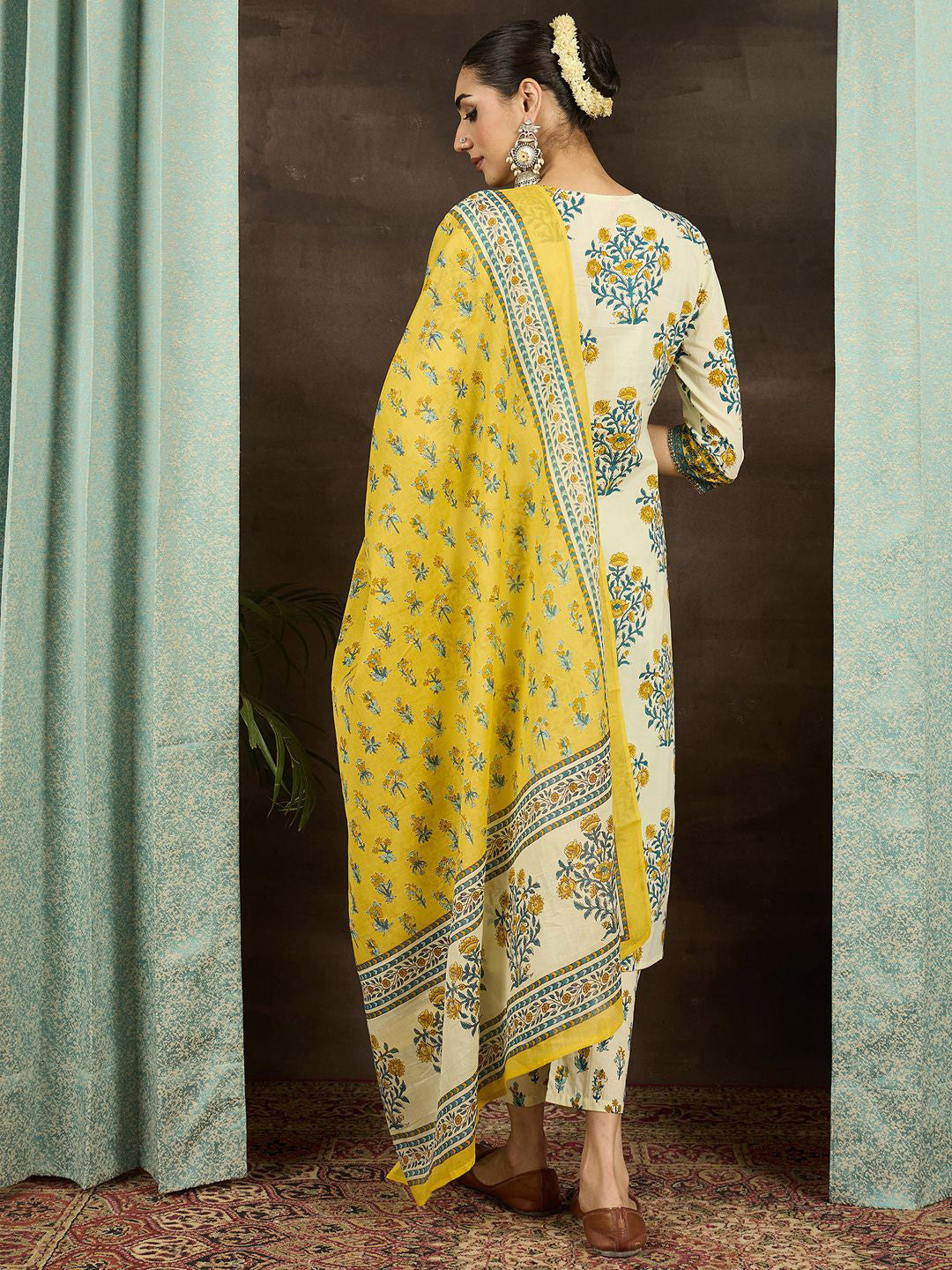 Women Floral Printed Cotton Kurta with Pyjama & Dupatta