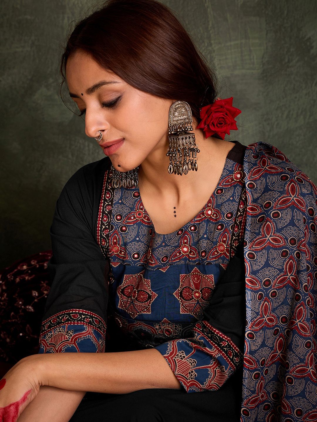 Dhiyona IE Floral Printed Round Neck Cotton Straight Kurta With Trousers & Dupatta
