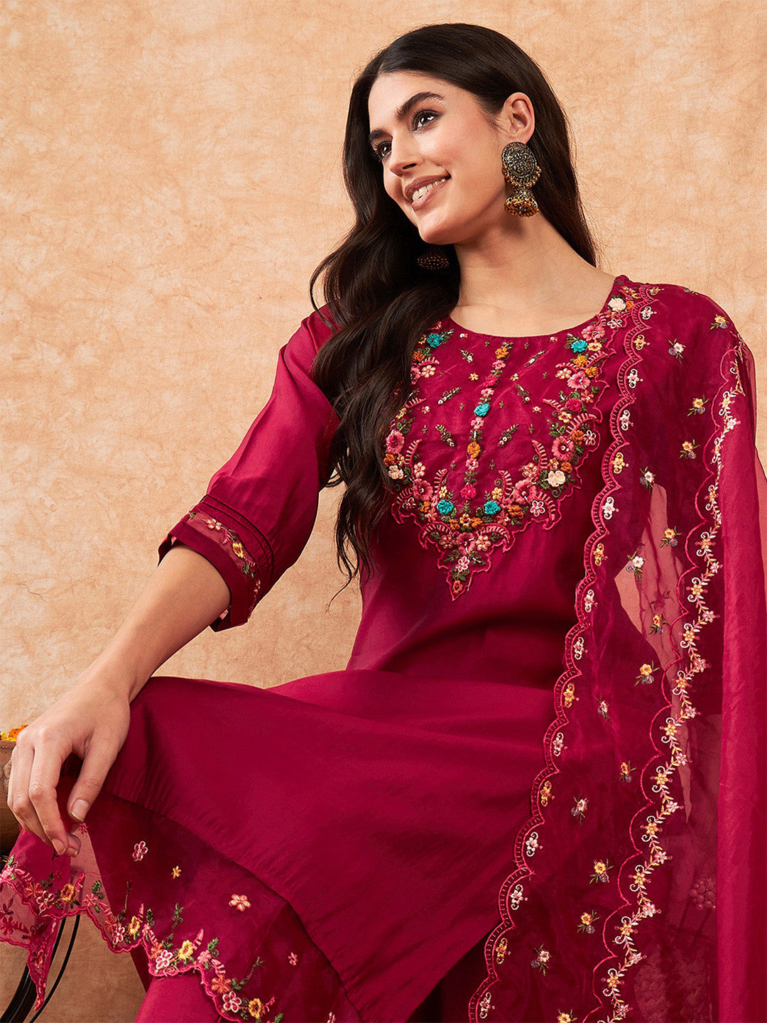 Floral Embroidered Regular Thread Work Kurta with Trousers & Dupatta