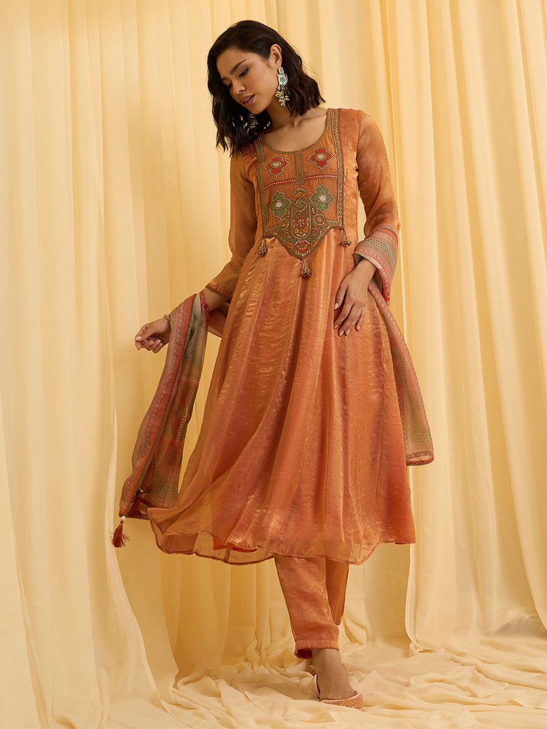 Dhiyona CH Embroidered Roud Neck Sequinned Chiffon Kurta With Trousers & Dupatta