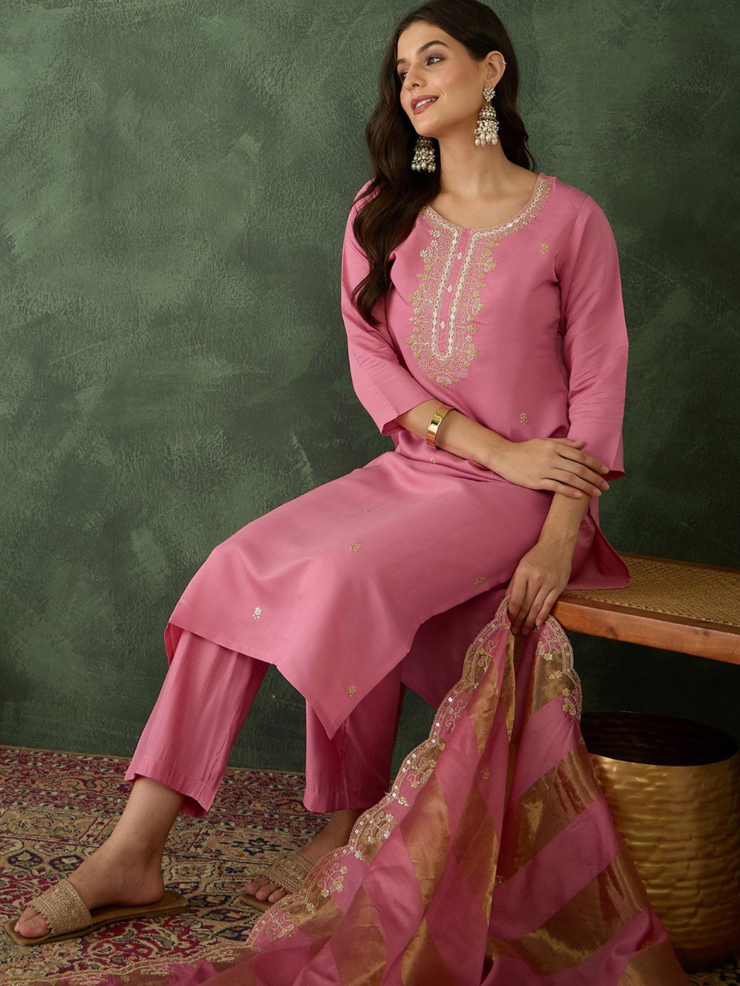 Dhiyona KL Women Floral Embroidered Regular Thread Work Kurta With Trousers & Dupatta