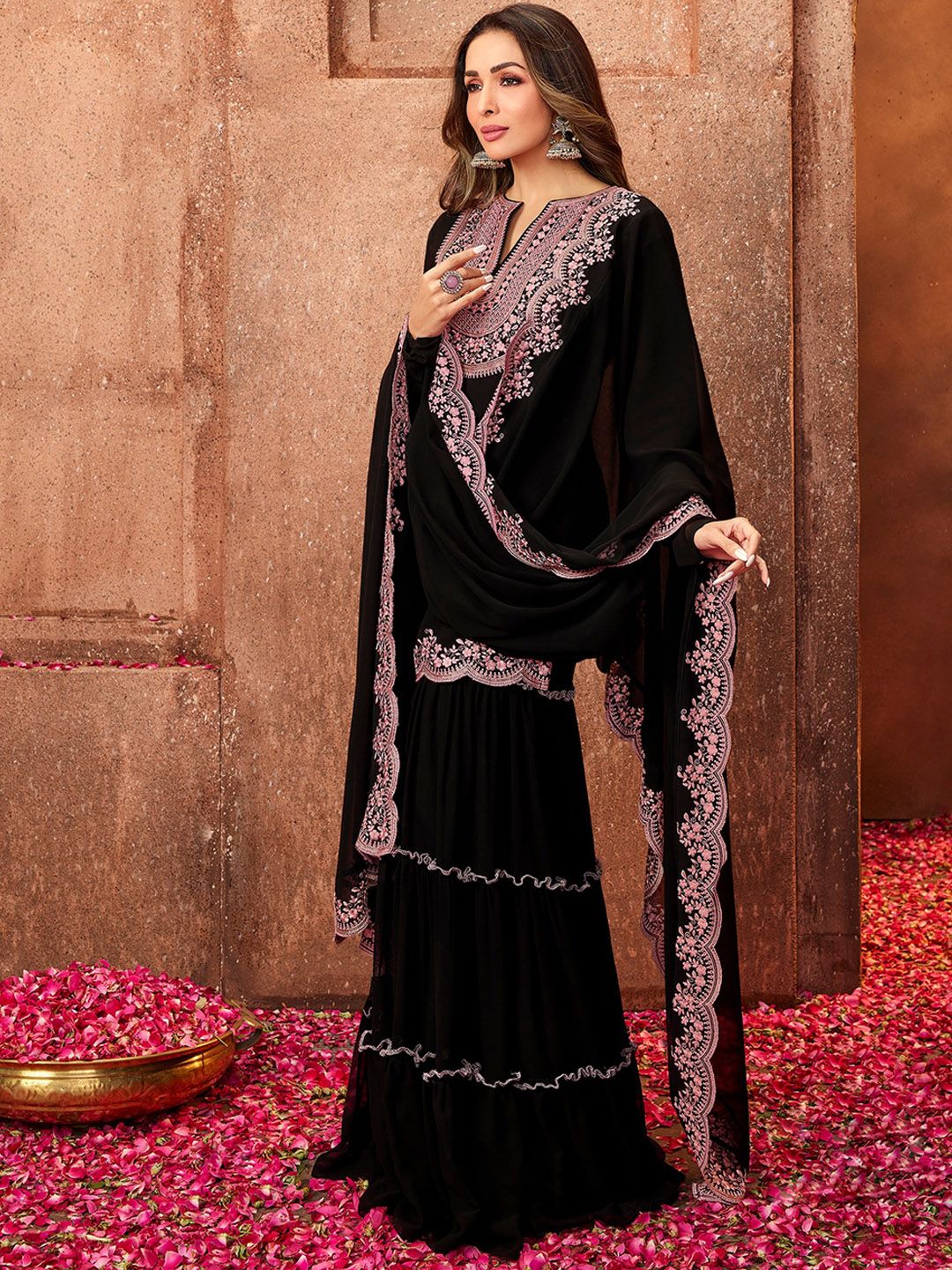 Dhiyona IN Women Black Ethnic Motifs Thread Work Kurta with Sharara & With Dupatta