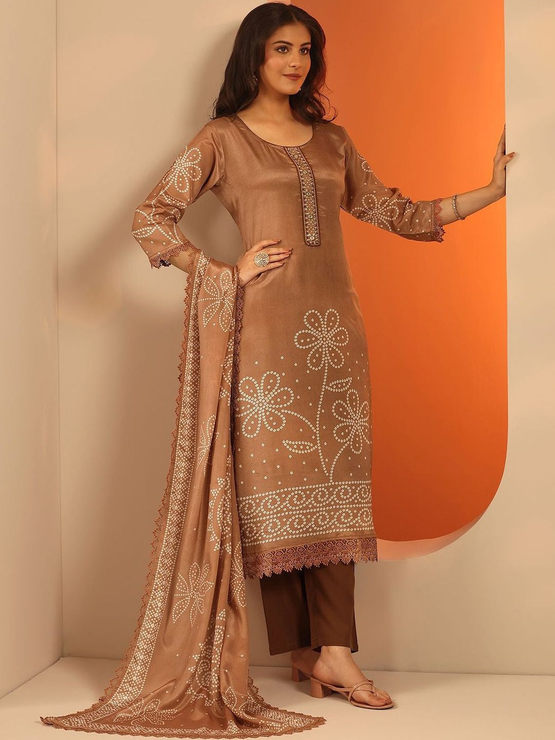 Women Bandhani Printed Regular Kurta with Trousers & With Dupatta