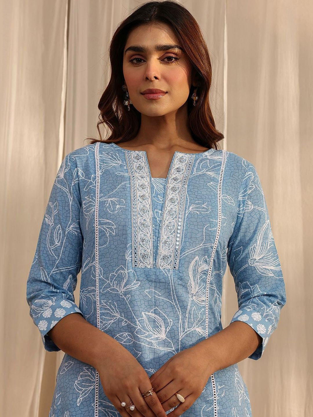 Women Floral Printed Regular Thread Work Kurta with Trousers & With Dupatta
