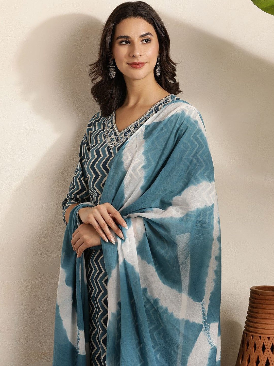 Women Printed Regular Thread Work Pure Cotton Kurta with Trousers & With Dupatta