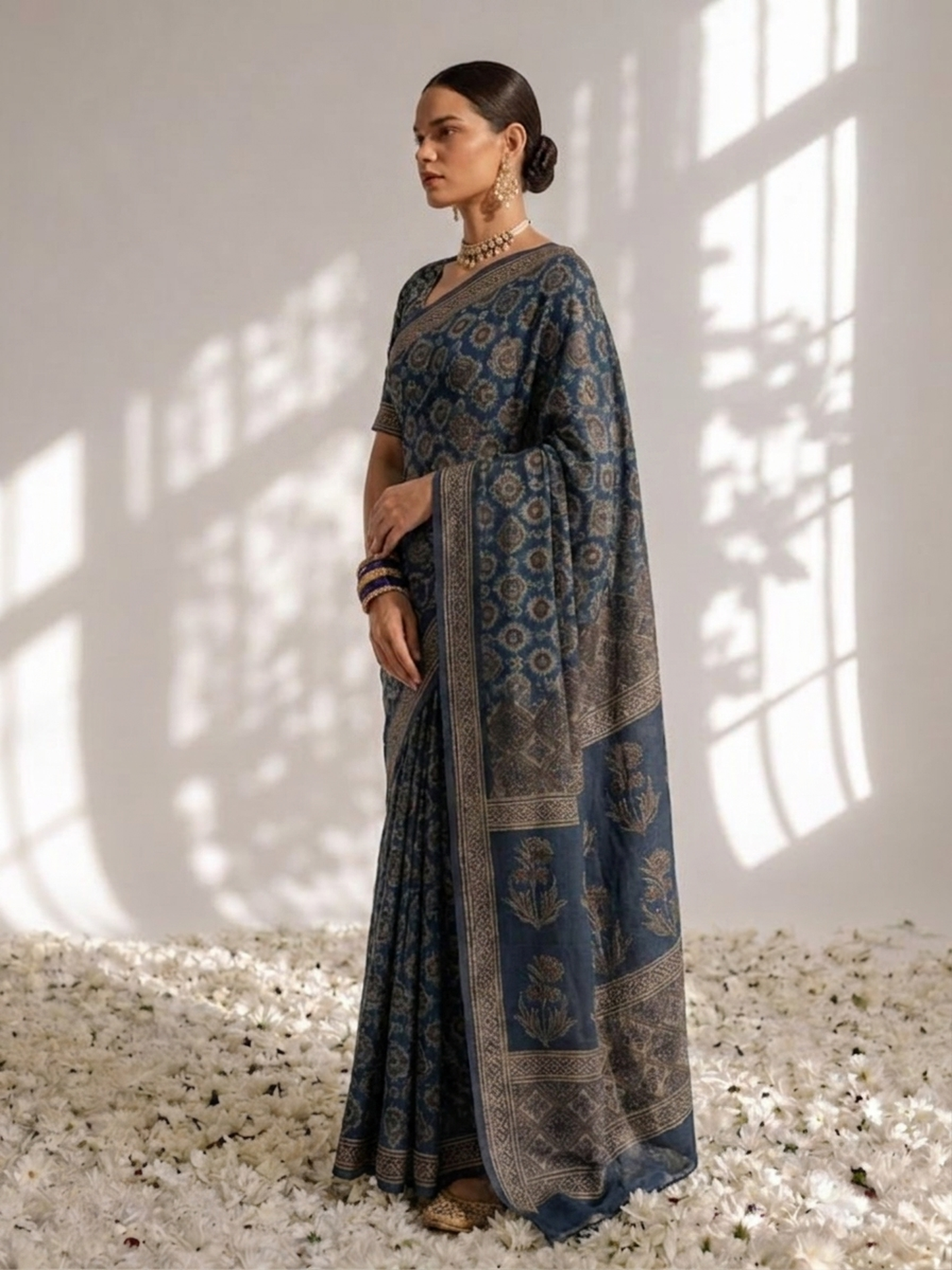 Dhiyona ST Modal Silk blue Printed Hand Block Printed Saree with Blouse Fabric
