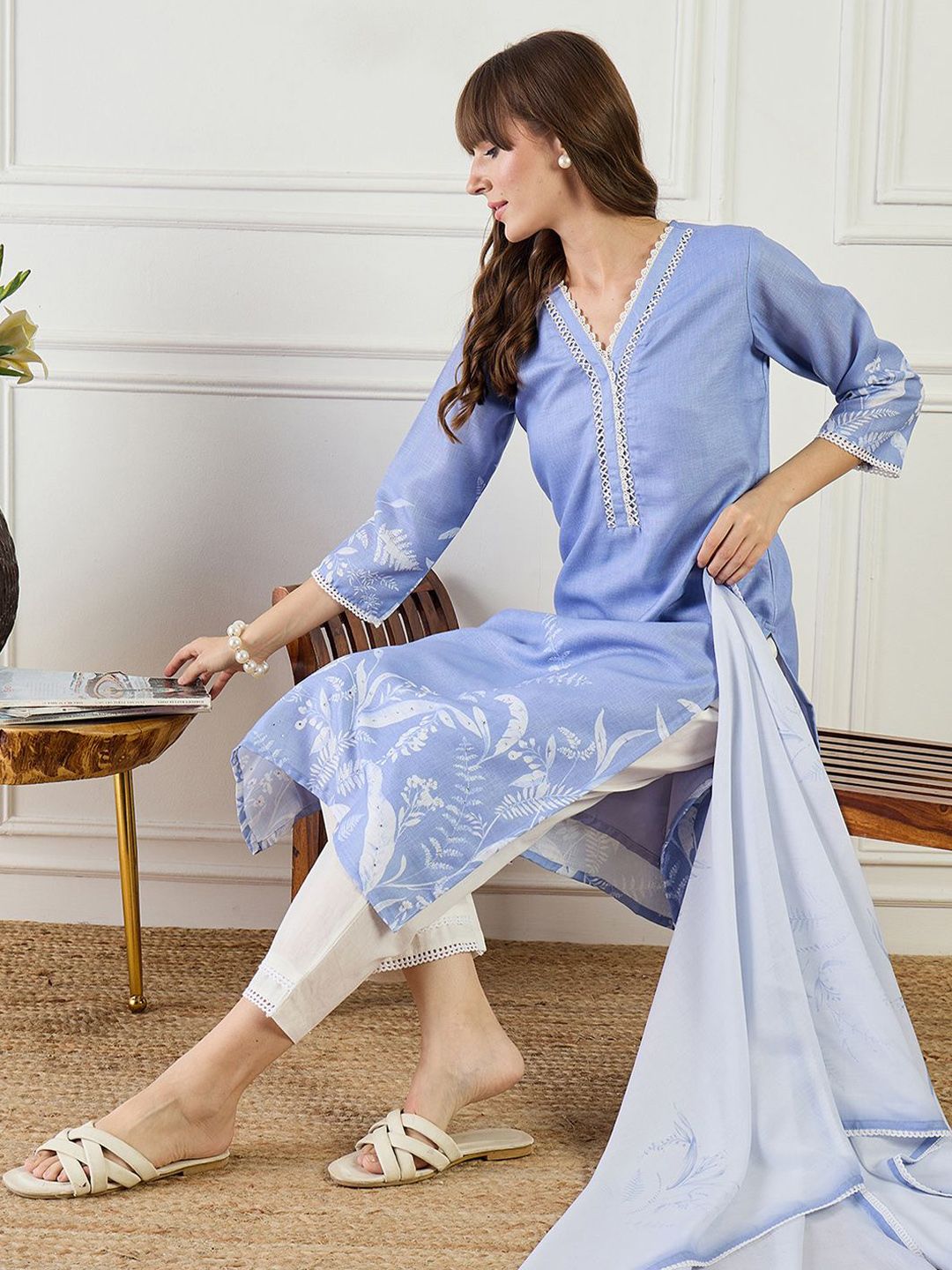 Dhiyona IE Women Floral Printed Linen Kurta with Trousers & Dupatta