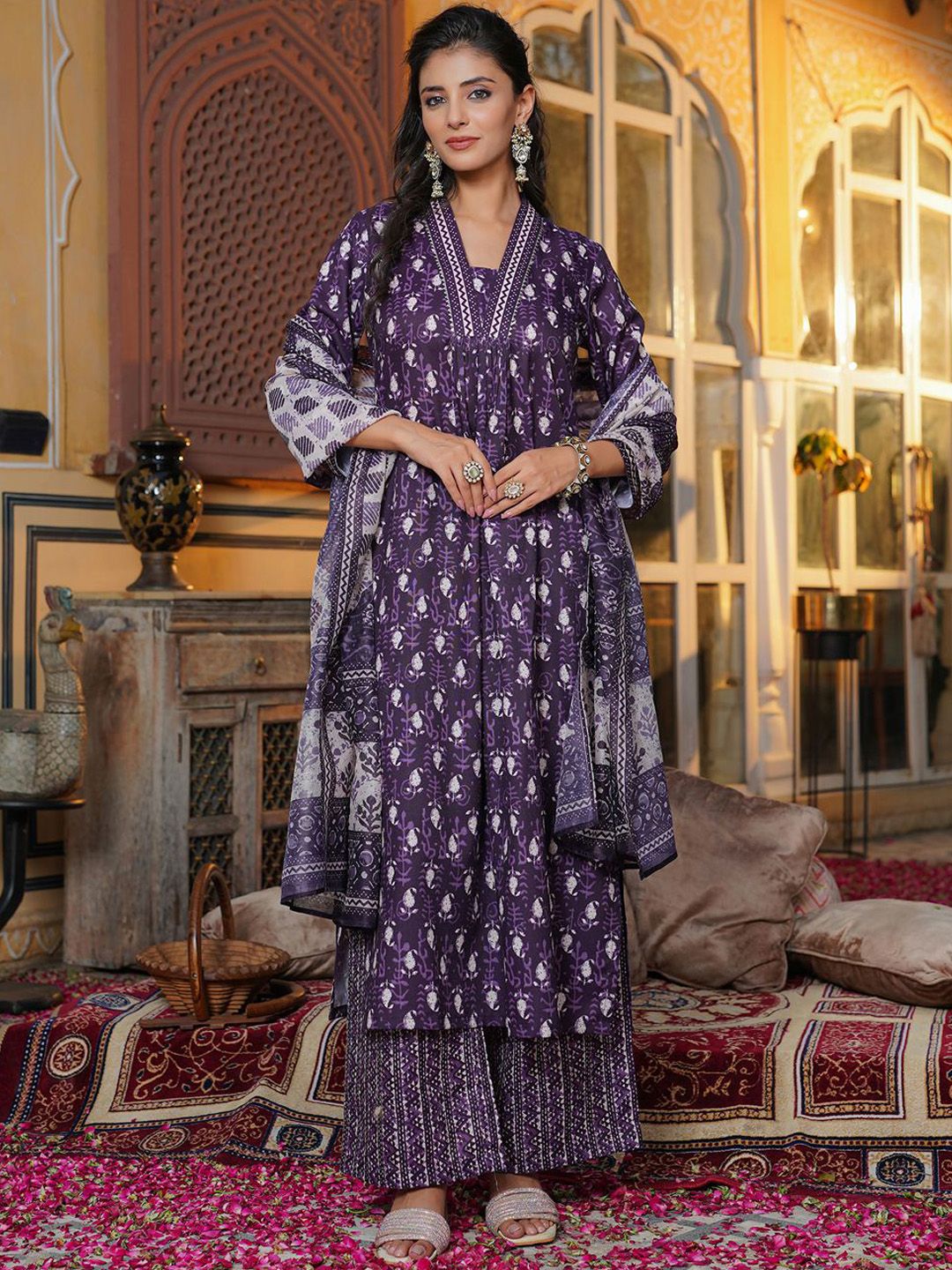 Dhiyona KL Women Paisley Printed Regular Kurta with Palazzos & Dupatta