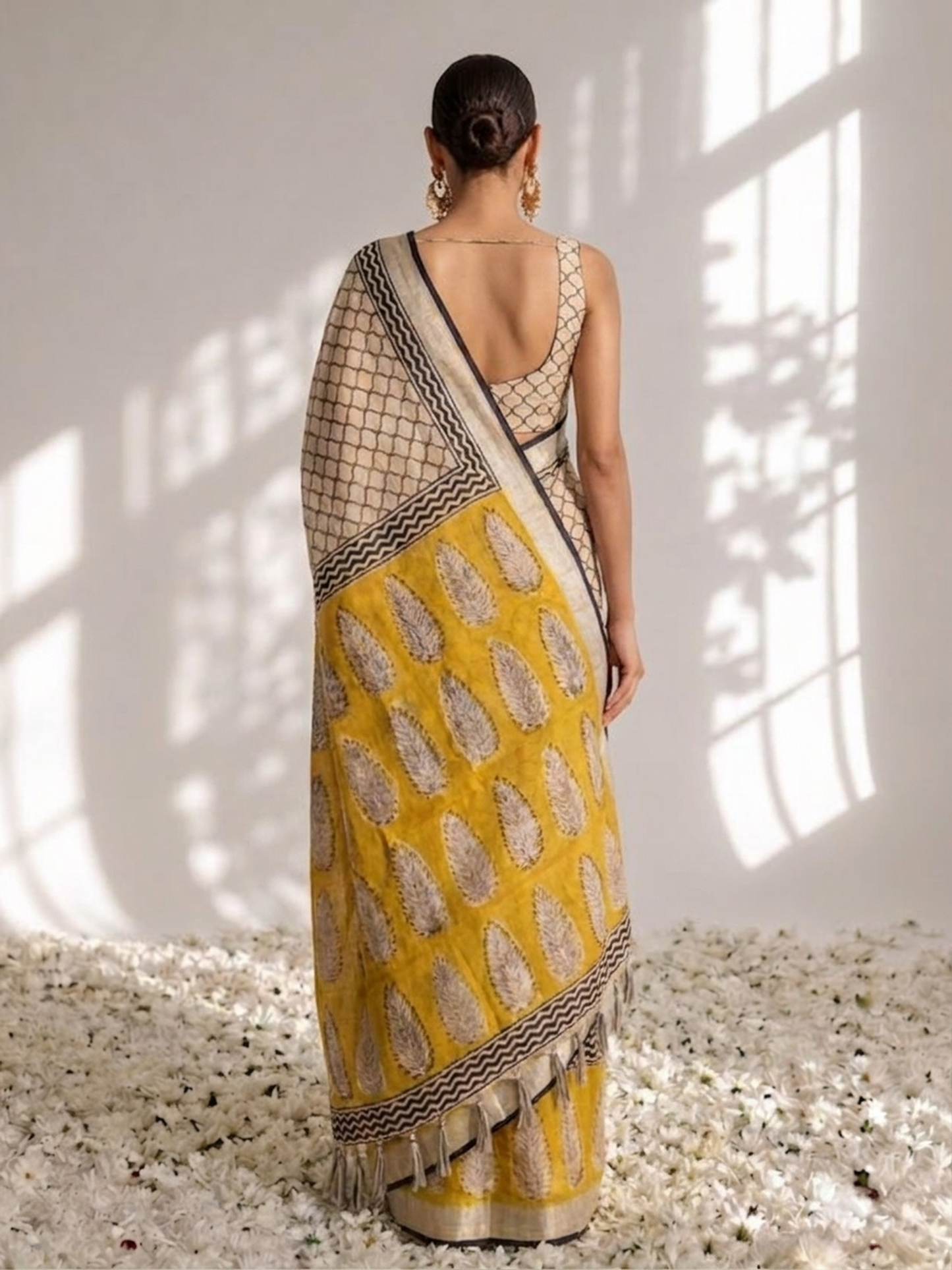 Dhiyona ST Yellow and Grey Pure Silk Kota Printed Saree with Blouse Fabric