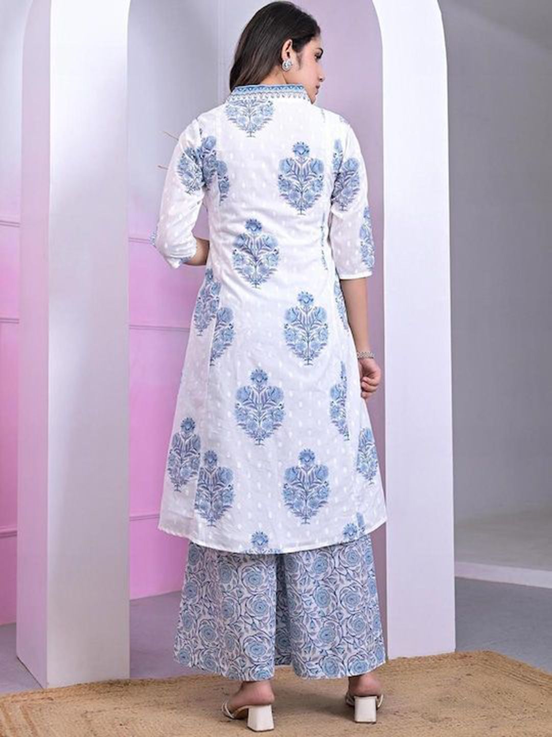 Dhiyona KL Women Floral Printed Regular Pure Cotton Kurta with Palazzos & Dupatta