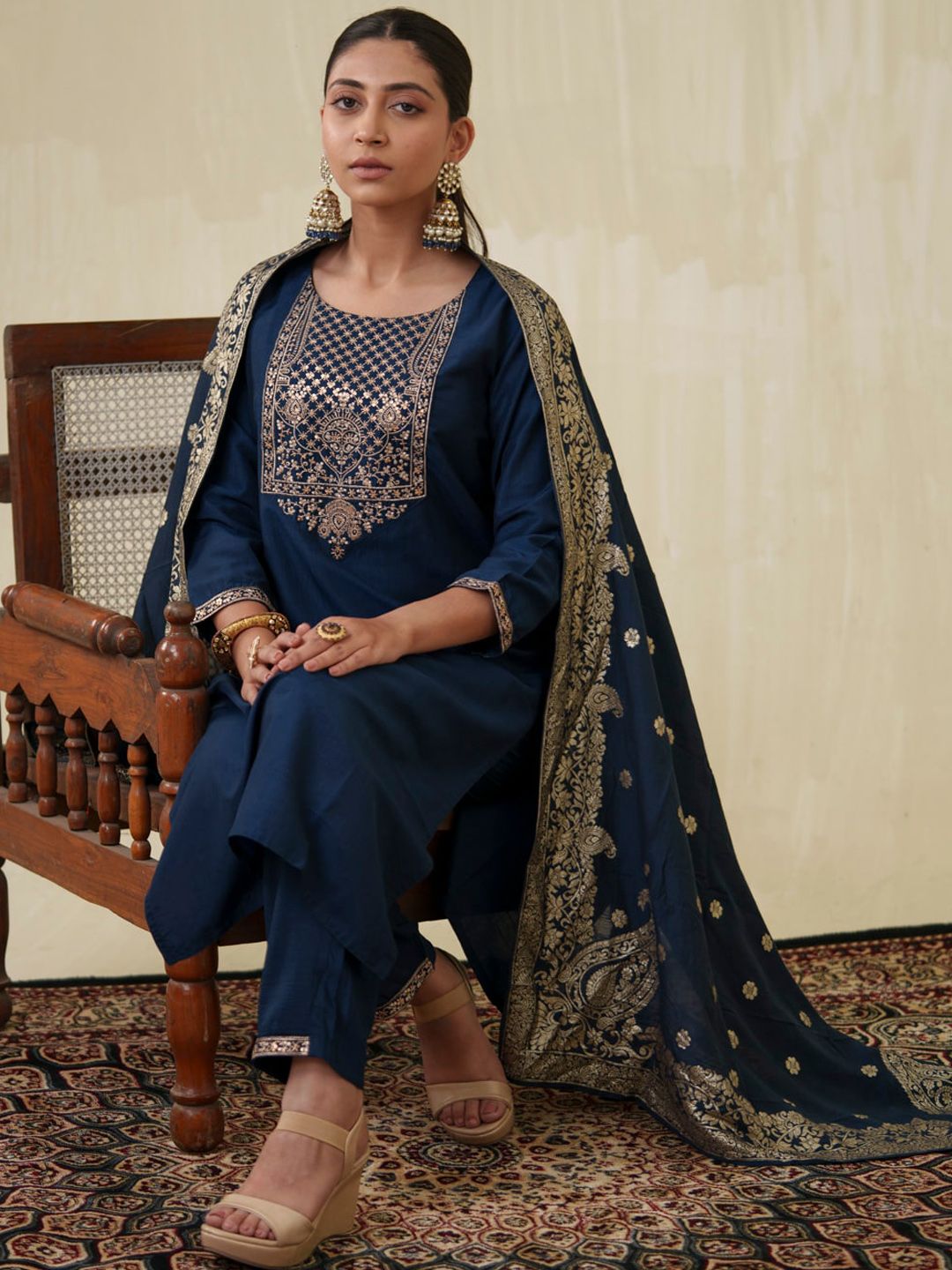 Dhiyona OD  Ethnic Motifs Yoke Design Sequinned Kurta With Trousers & Dupatta