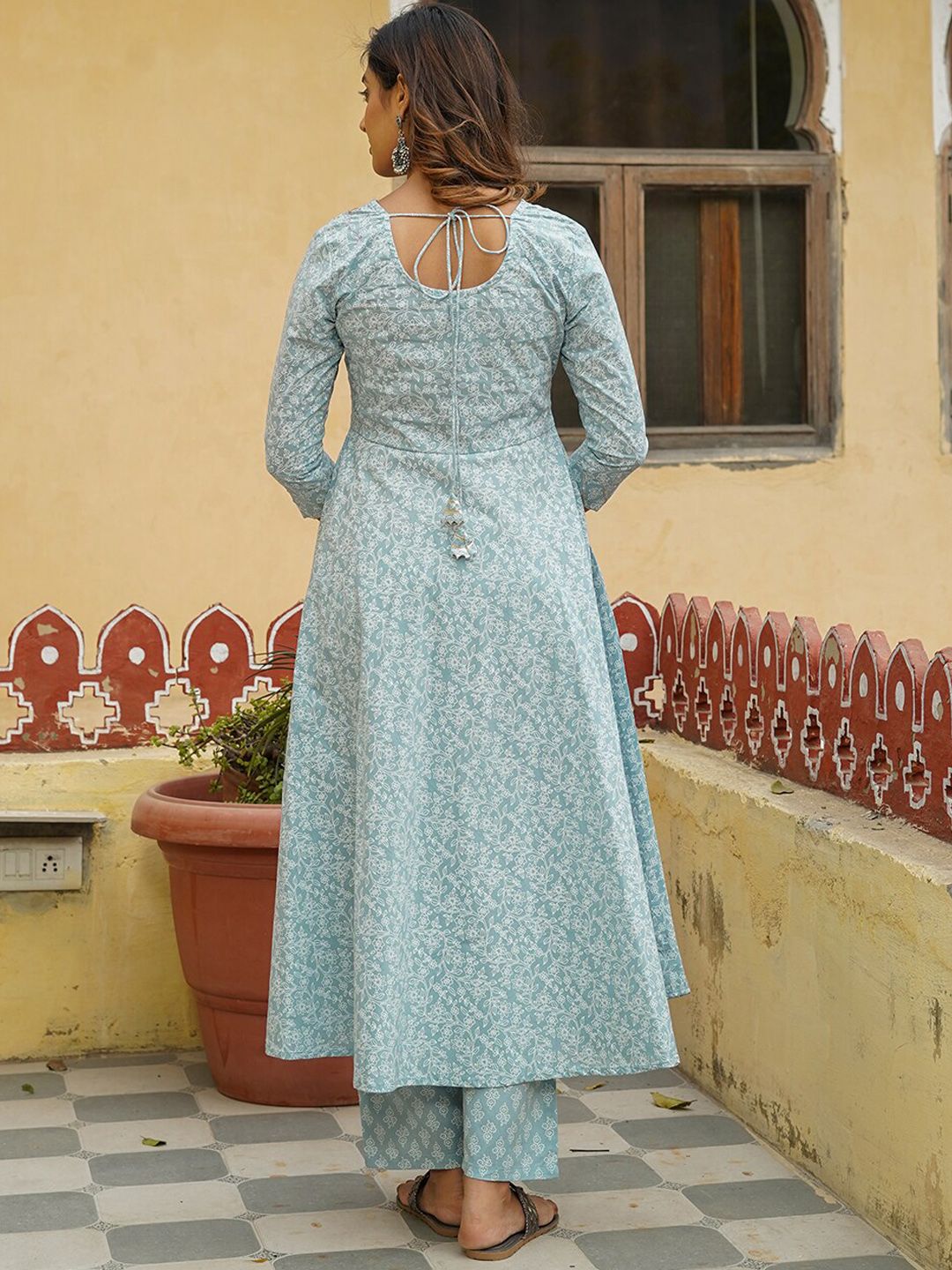 Dhiyona KL Floral Printed Gotta Patti Pure Cotton Kurta with Trousers & With Dupatta