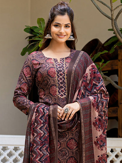 Dhiyona KL Geometric Printed Notch Neck Kurta With Trousers & Dupatta