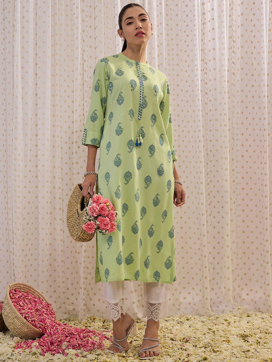 Dhiyona IE Green Floral Printed Mandarin Collar Straight Kurta