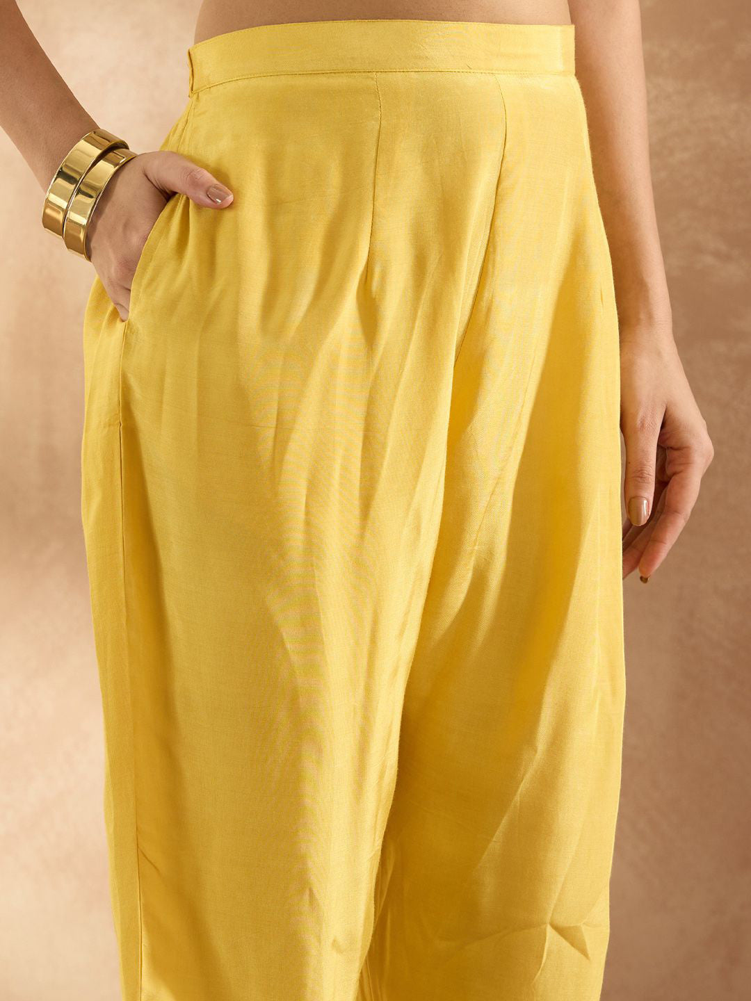 Women Ethnic Motifs Embroidered Regular Thread Work Kurta with Trousers
