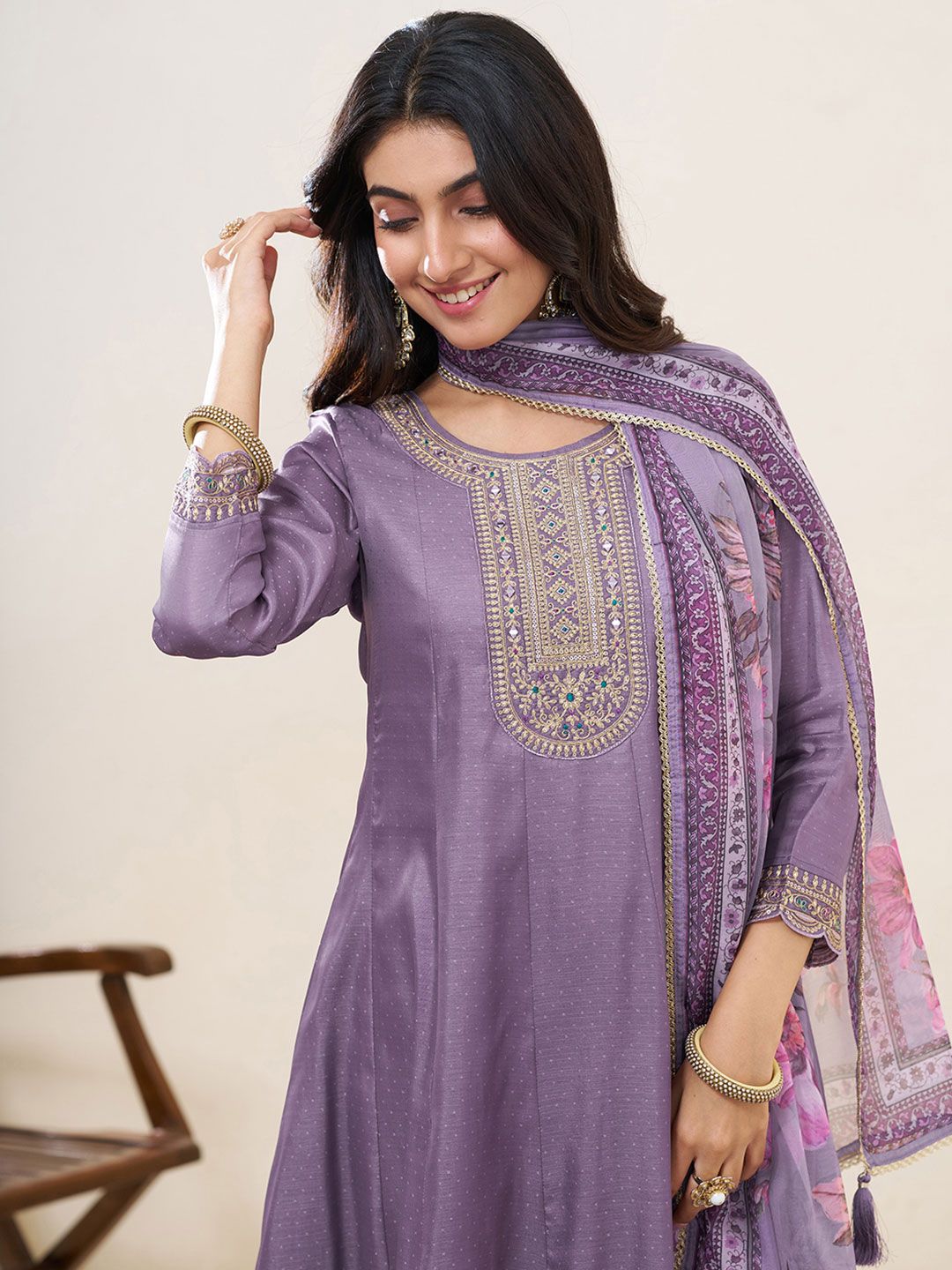 Dhiyona CH Women Floral Printed Kurta with Trousers & Dupatta