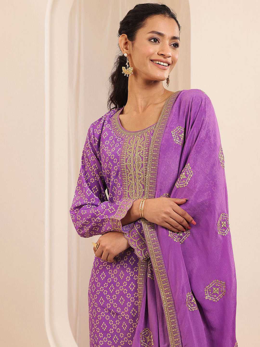 Women Bandhani Printed Regular Kurta with Trousers & With Dupatta
