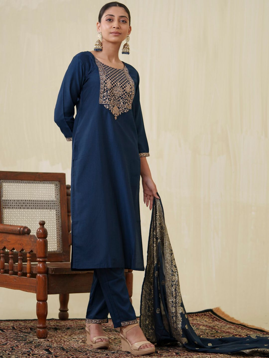 Dhiyona OD  Ethnic Motifs Yoke Design Sequinned Kurta With Trousers & Dupatta