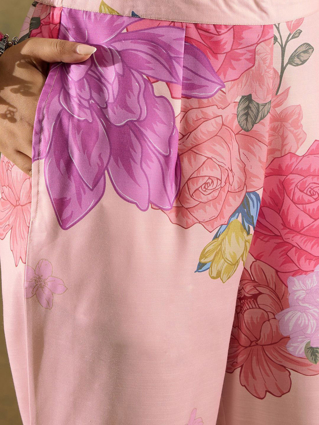 Floral Printed V-Neck Straight Kurta with Trousers