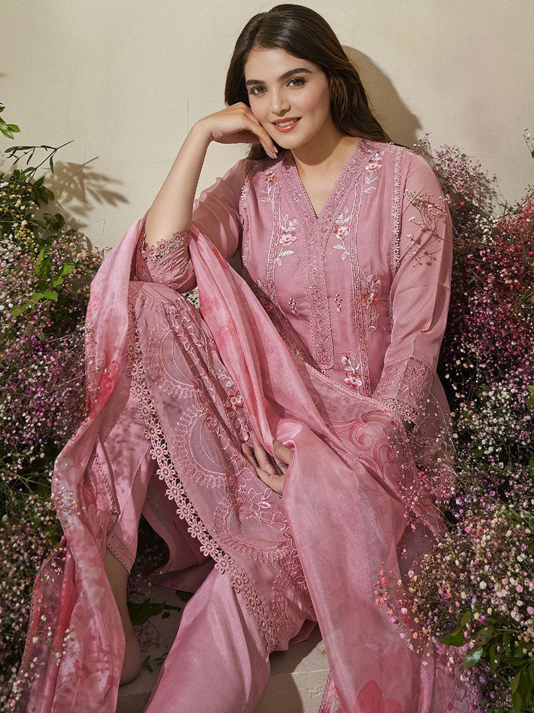 Dhiyona IS Women's Women Floral Embroidered Regular Kurta with Trousers & With Dupatta