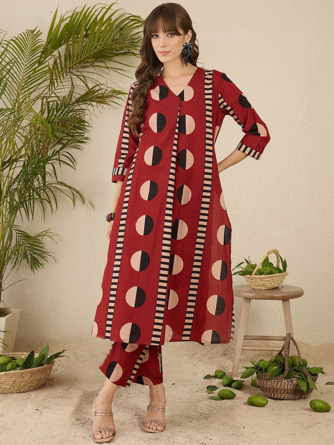 Women Printed Pleated Pure Cotton Kurta with Trousers